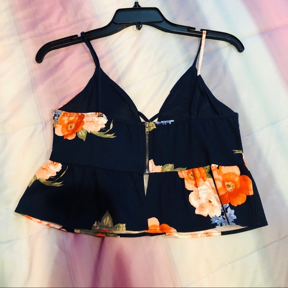 Top - Picture 2 of 2